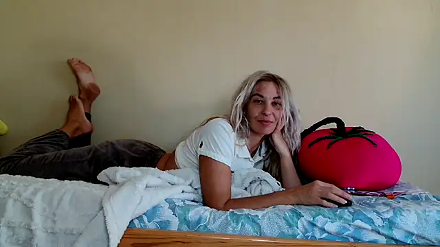Snapshot of AsyaLulu chatting on 19, 9, 2025 AsyaLulu online show from 19, 9, 2025