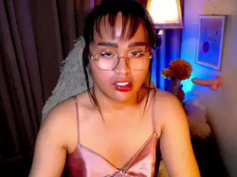 urmidnightcravingsxx online show from 26, 4, 2026