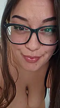 Snapshot of Larissa4U chatting on 21, 9, 2025 Larissa4U online show from 21, 9, 2025