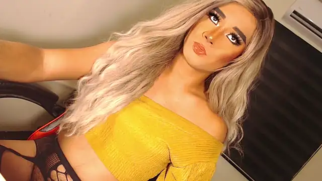 SissifyMeNow online show from 9, 10, 2025