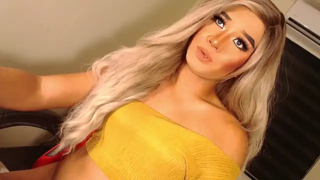 SissifyMeNow online show from 10, 10, 2025