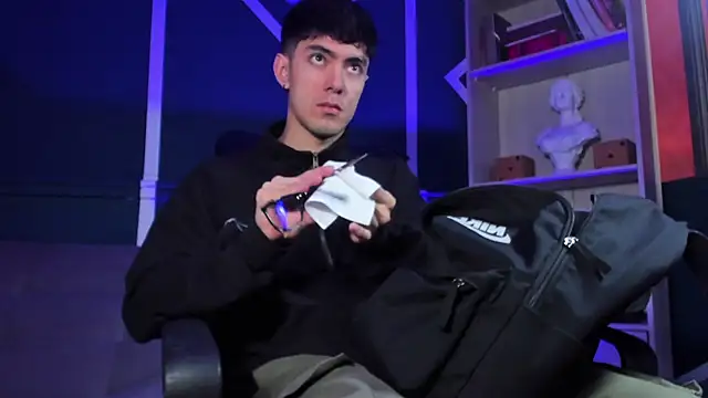 etham wolf  online show from 12, 9, 2025