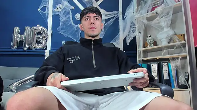 etham wolf  online show from 1, 11, 2025