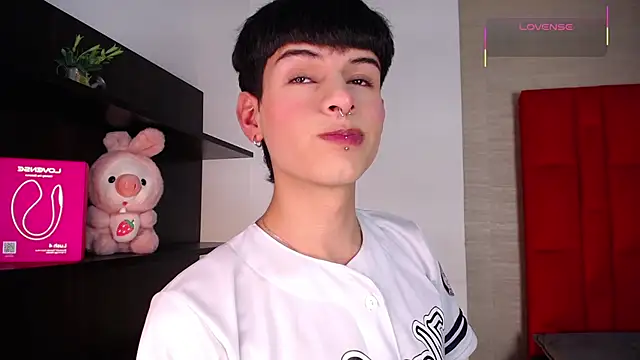 Ezra Storm online show from 18, 1, 2026