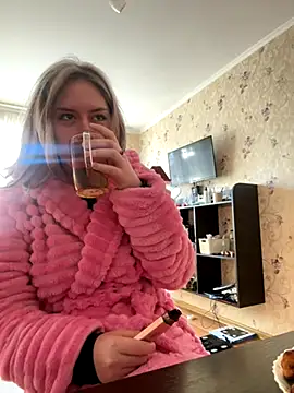 Tomyris yuki online show from 14, 11, 2025