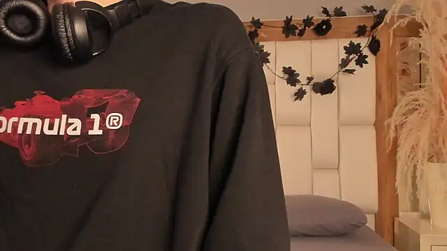 Daphne And Roger online show from 6, 1, 2026