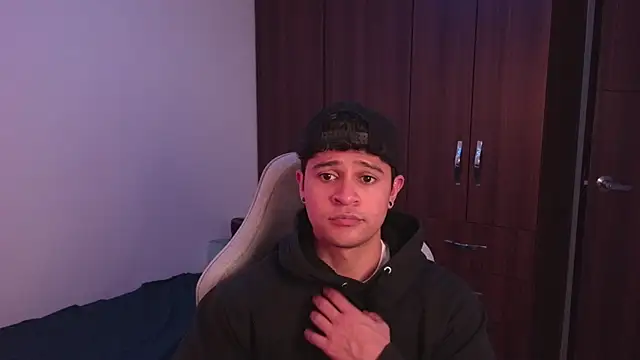 domsantiago  online show from 11, 10, 2025