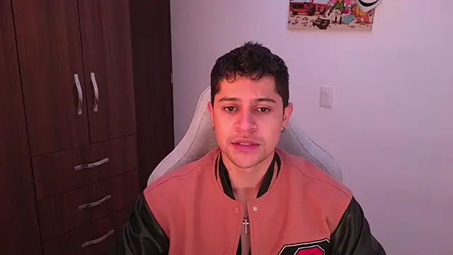 domsantiago  online show from 10, 11, 2025