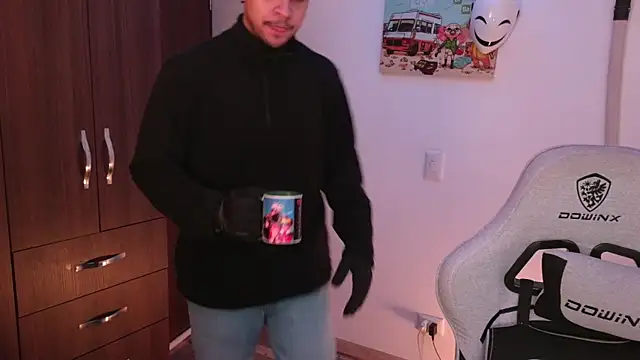 Snapshot of domsantiago_ chatting on 14, 12, 2025 domsantiago online show from 14, 12, 2025