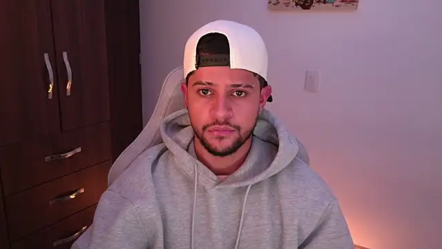 Snapshot of domsantiago_ chatting on 3, 3, 2026 domsantiago online show from 3, 3, 2026