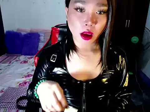 Urassiansweetcummer online show from 9, 9, 2025