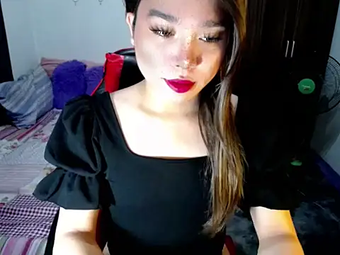 Urassiansweetcummer online show from 7, 10, 2025