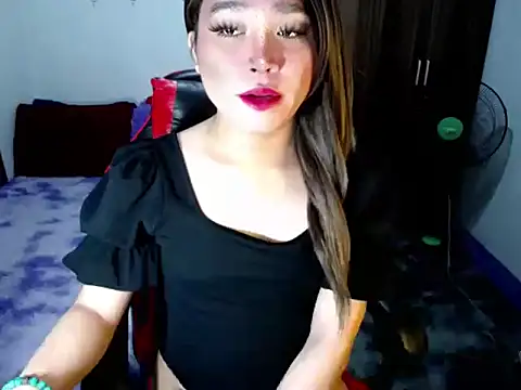 Urassiansweetcummer online show from 12, 11, 2025