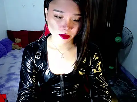 Urassiansweetcummer online show from 30, 6, 2026