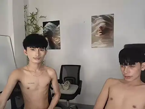 Snapshot of twink_pinoy chatting on 2, 6, 2026 twink pinoy online show from 2, 6, 2026