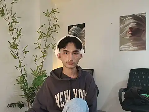 Snapshot of twink_pinoy chatting on 25, 6, 2026 twink pinoy online show from 25, 6, 2026