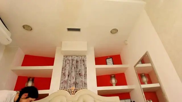 SarraRay online show from 29, 10, 2025