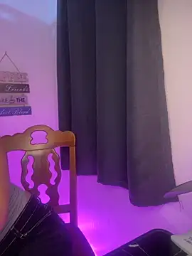 Snapshot of xo_mixy chatting on 18, 11, 2025 xo mixy online show from 18, 11, 2025