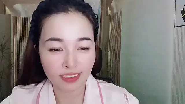 Snapshot of benahotsex69 chatting on 2, 10, 2025 benahotsex69 online show from 2, 10, 2025