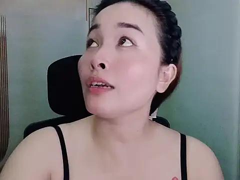 Snapshot of benahotsex69 chatting on 6, 10, 2025 benahotsex69 online show from 6, 10, 2025