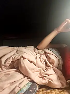 Du-Uyen online show from 15, 11, 2025