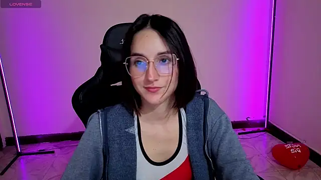 Snapshot of MiaLozanox chatting on 30, 9, 2025 MiaLozanox online show from 30, 9, 2025