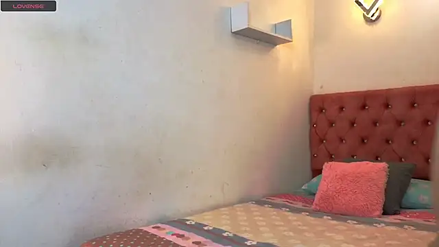 Snapshot of Kyra_Honey chatting on 11, 11, 2025 Kyra Honey online show from 11, 11, 2025