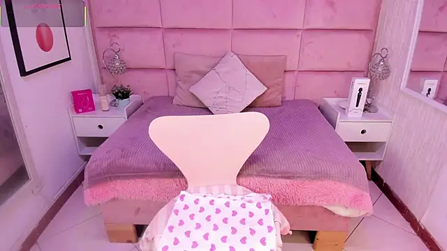 Janah Myers online show from 25, 11, 2025