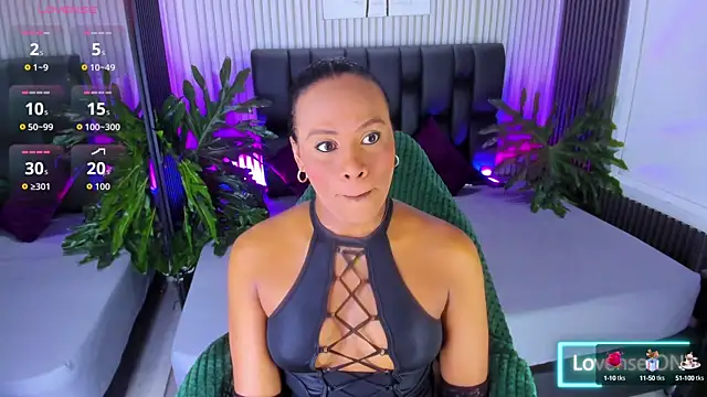 Snapshot of AriebonyBrooke chatting on 9, 10, 2025 AriebonyBrooke online show from 9, 10, 2025