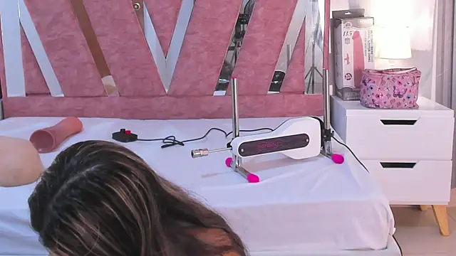 Wonderkloe  online show from 8, 2, 2026