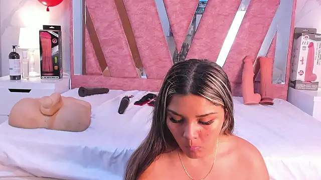 Wonderkloe  online show from 23, 2, 2026