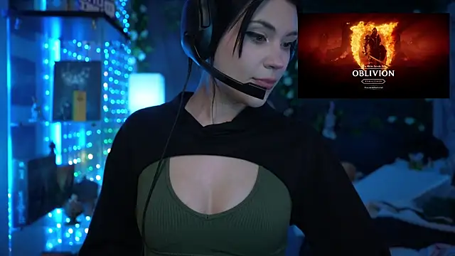 Snapshot of littlelune chatting on 7, 1, 2026 littlelune online show from 7, 1, 2026