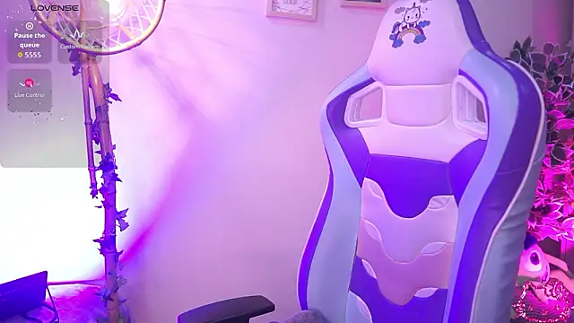 Snapshot of chloe_moons_ chatting on 27, 2, 2026 chloe moons online show from 27, 2, 2026