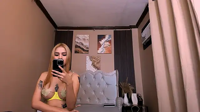 CasseyCollins online show from 1, 12, 2025