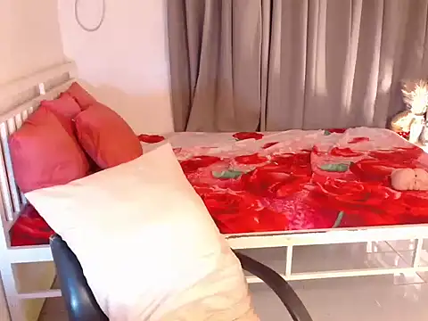 MaliaWang06 online show from 13, 10, 2025