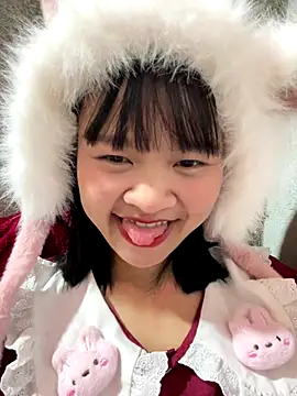 Daisy018 online show from 15, 10, 2025