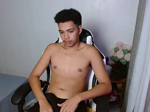 curlyasian njxx online show from 13, 5, 2026