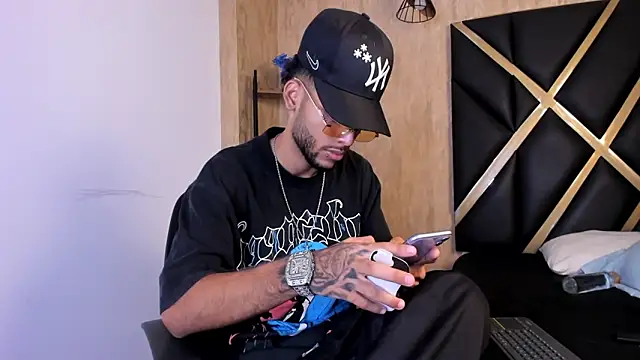 Thiagoferreti online show from 12, 3, 2026