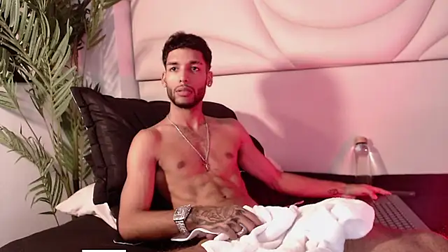 Thiagoferreti online show from 10, 4, 2026