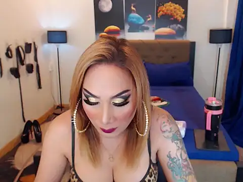Snapshot of Allysonevanns chatting on 12, 9, 2025 Allysonevanns online show from 12, 9, 2025