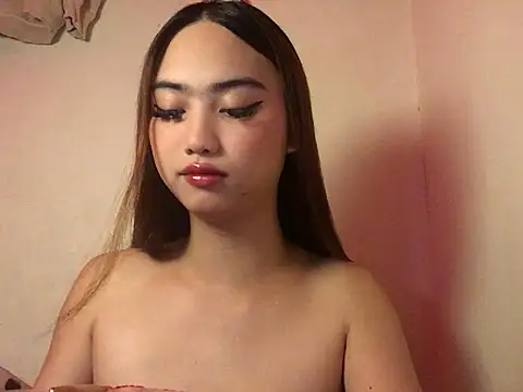 Kiah Wyatt online show from 25, 11, 2025