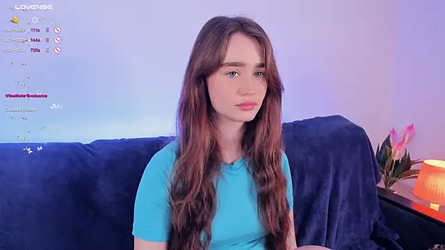 lovelyalivia online show from 3, 10, 2025