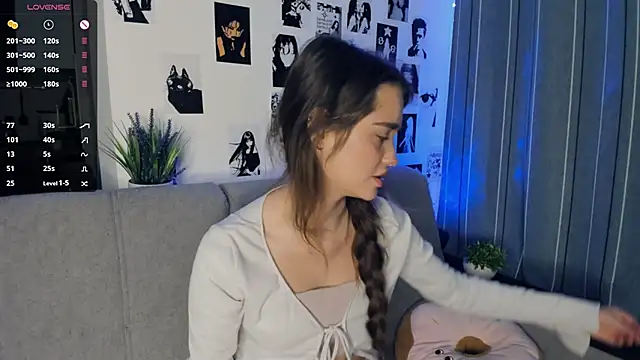 lovelyalivia online show from 25, 10, 2025