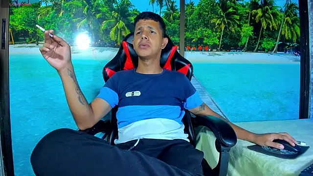 Snapshot of BigMonstercoks69 chatting on 25, 9, 2025 BigMonstercoks69 online show from 25, 9, 2025