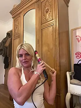 Snapshot of JessieMaeBabe chatting on 19, 2, 2026 JessieMaeBabe online show from 19, 2, 2026