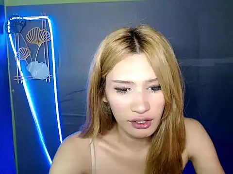 SerenaCortesi online show from 24, 9, 2025