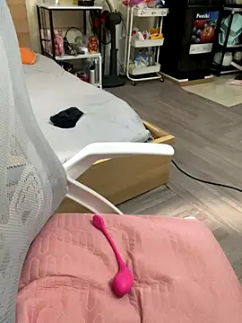 Mina048 online show from 28, 11, 2025