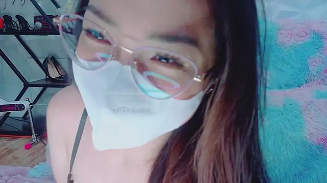 Hotkittylove online show from 9, 4, 2026