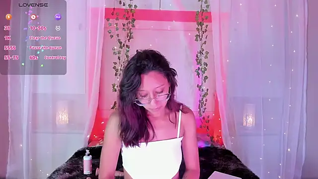 Snapshot of CamiGox chatting on 5, 2, 2026 CamiGox online show from 5, 2, 2026