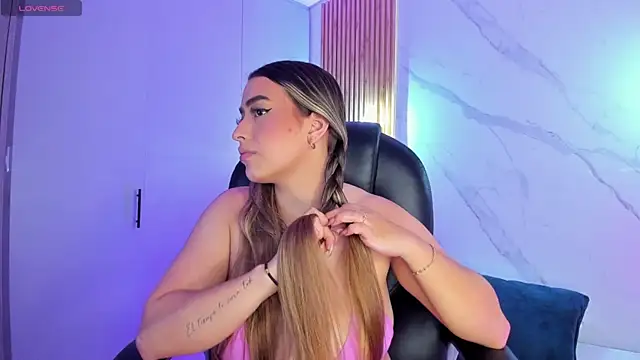 KYLIE JONES6 online show from 4, 11, 2025